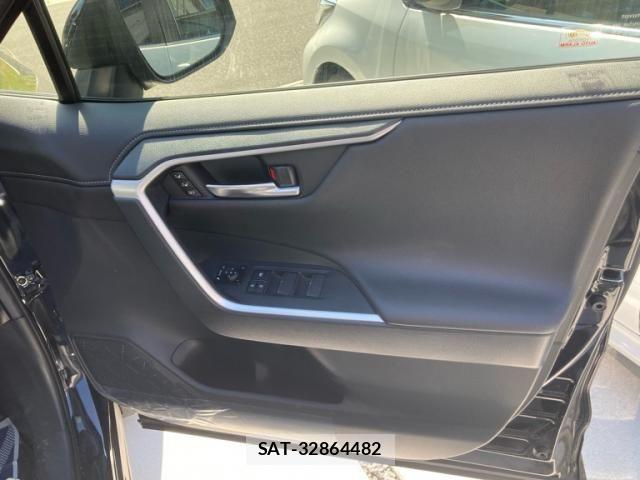 Toyota RAV4 2023-11 7502569-13