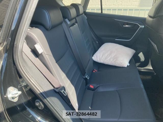 Toyota RAV4 2023-11 7502569-15