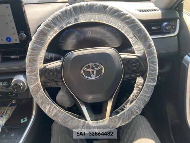 Toyota RAV4 2023-11 7502569-17