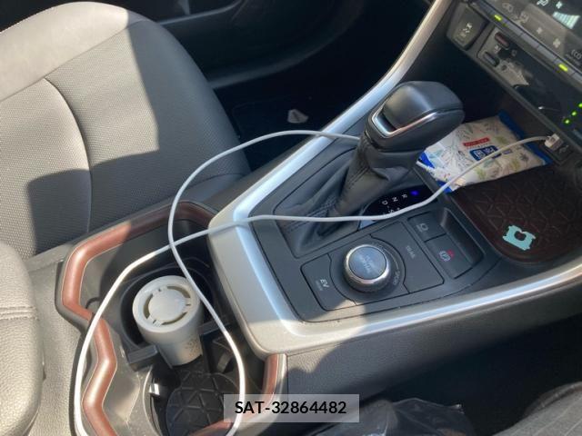 Toyota RAV4 2023-11 7502569-23