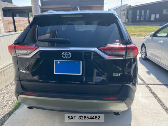 Toyota RAV4 2023-11 7502569-3