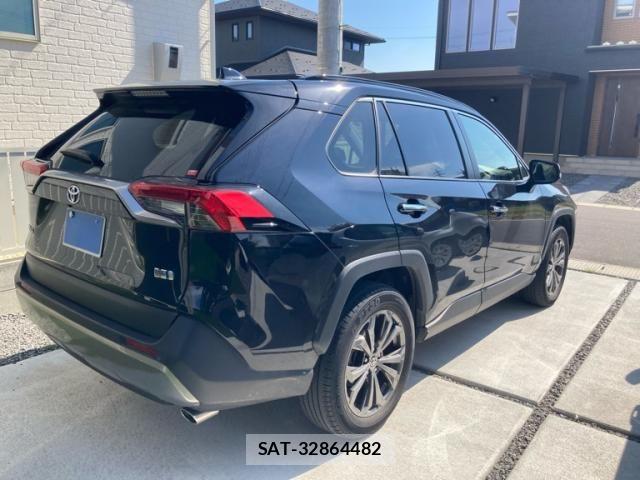 Toyota RAV4 2023-11 7502569-4