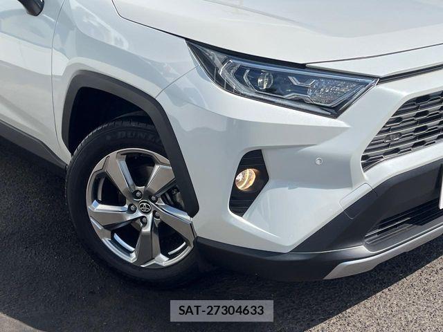 Toyota RAV4 2021-06 7562738-11