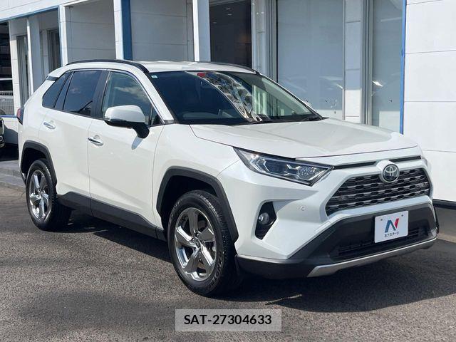 Toyota RAV4 2021-06 7562738-15