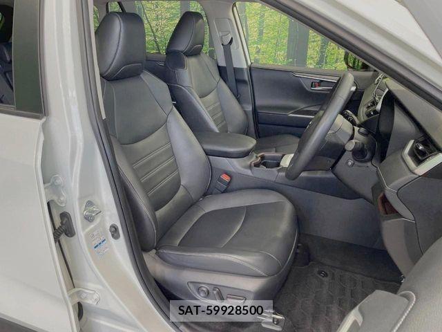 Toyota RAV4 2019-08 7562737-7