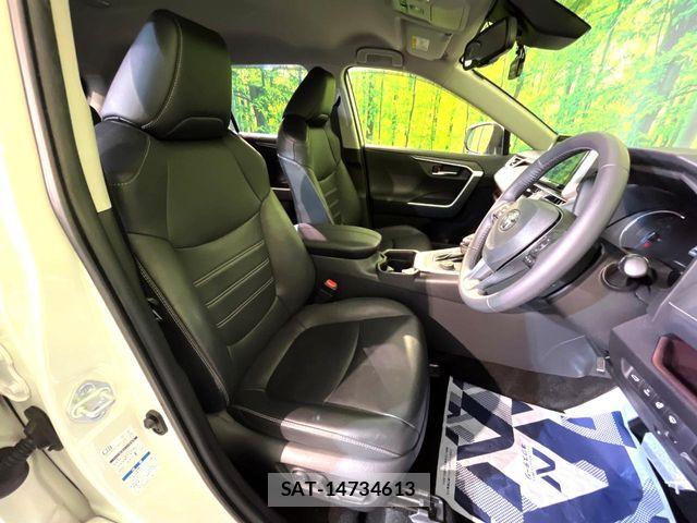 Toyota RAV4 2019-07 7619531-7