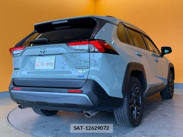 Toyota RAV4 2023-10 7619525-11