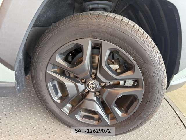 Toyota RAV4 2023-10 7619525-18
