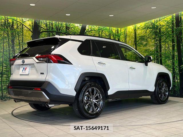 Toyota RAV4 2023-10 7727822-16