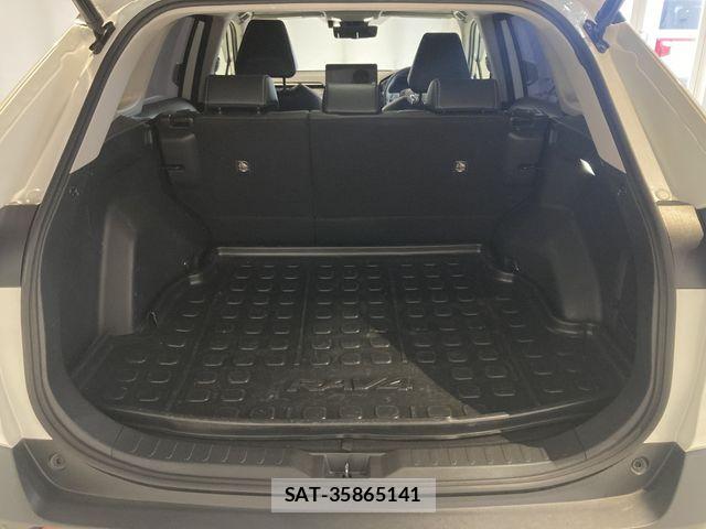 Toyota RAV4 2023-06 7727824-13