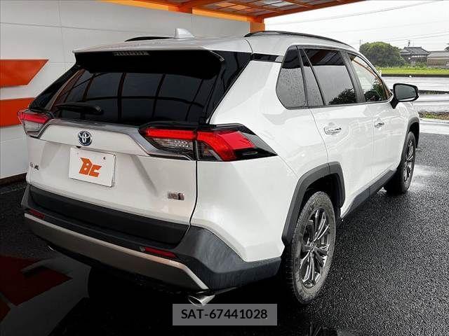 Toyota RAV4 2023-02 7727818-10