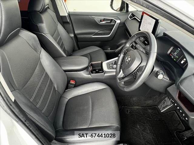 Toyota RAV4 2023-02 7727818-15