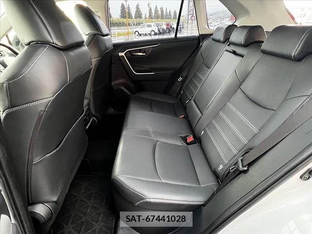 Toyota RAV4 2023-02 7727818-18