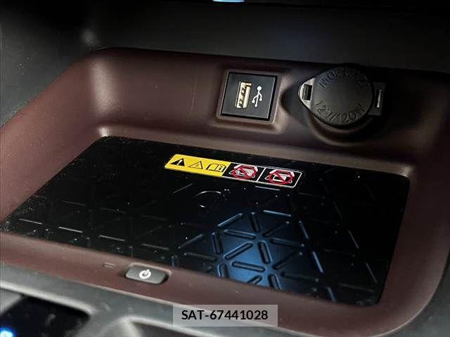 Toyota RAV4 2023-02 7727818-5