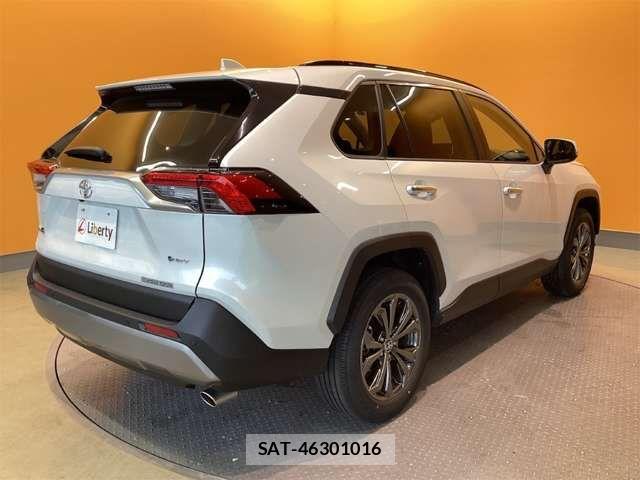 Toyota RAV4 2025-01 7727811-12