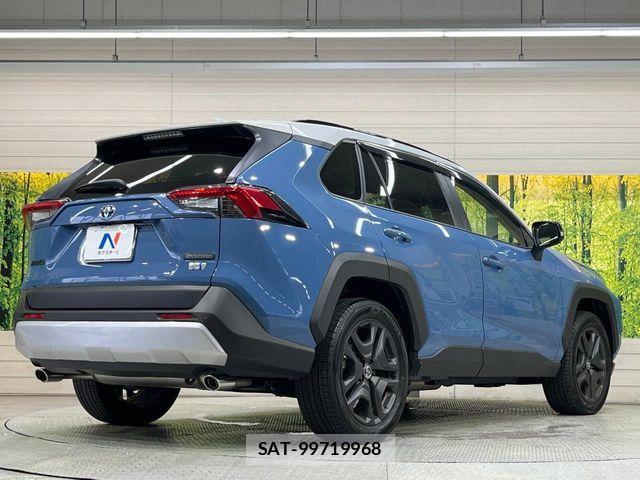 Toyota RAV4 2023-08 7879122-16