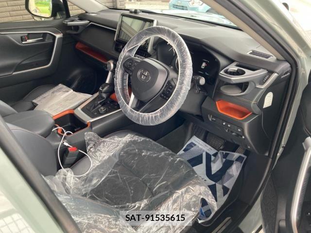 Toyota RAV4 2022-05 7879124-9