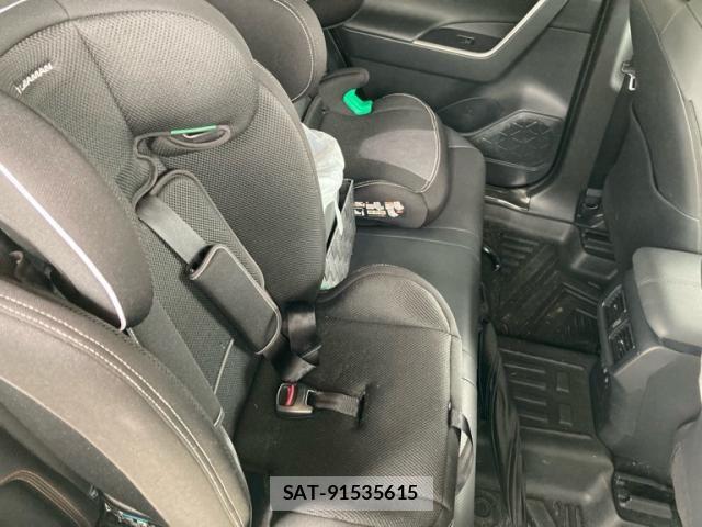 Toyota RAV4 2022-05 7879124-14