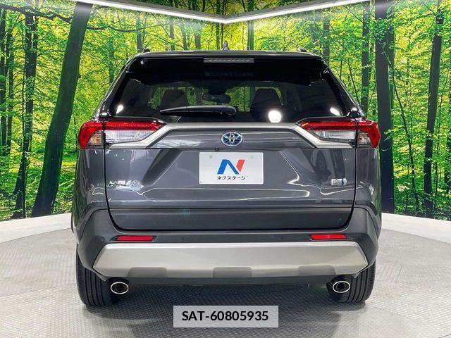 Toyota RAV4 2023-06 7903302-15