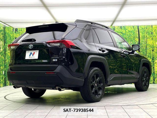Toyota RAV4 2023-04 7963544-16