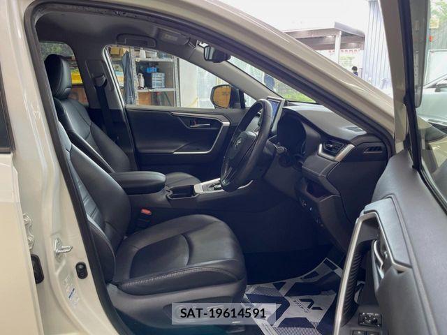 Toyota RAV4 2019-07 7963551-7