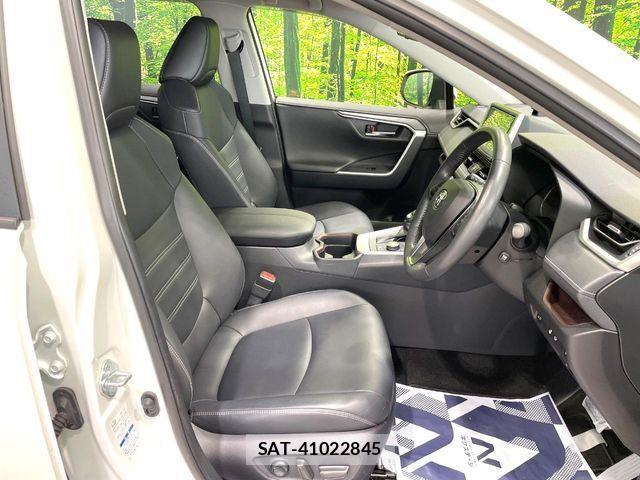 Toyota RAV4 2019-11 7980824-7