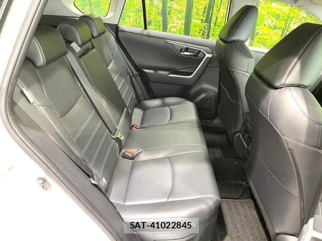 Toyota RAV4 2019-11 7980824-8