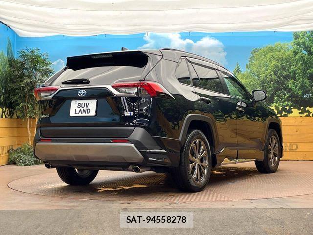 Toyota RAV4 2024-06 7980817-16
