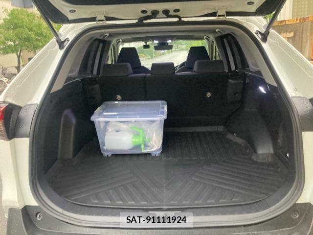Toyota RAV4 2021-11 7980825-10