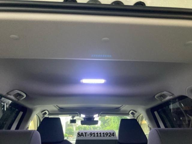 Toyota RAV4 2021-11 7980825-11