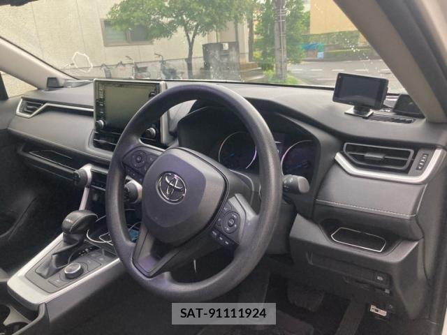 Toyota RAV4 2021-11 7980825-14
