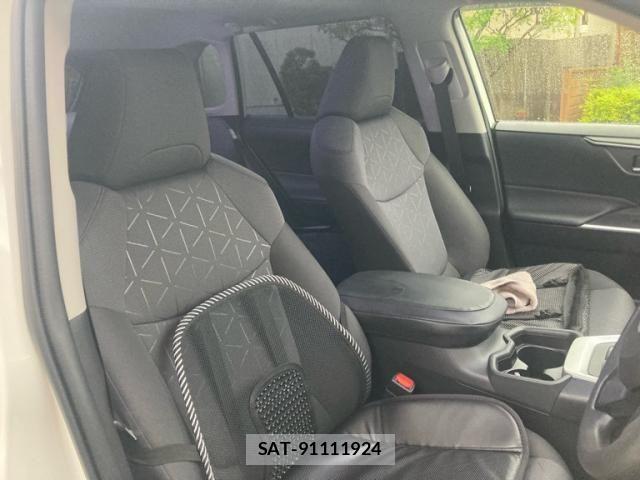 Toyota RAV4 2021-11 7980825-15
