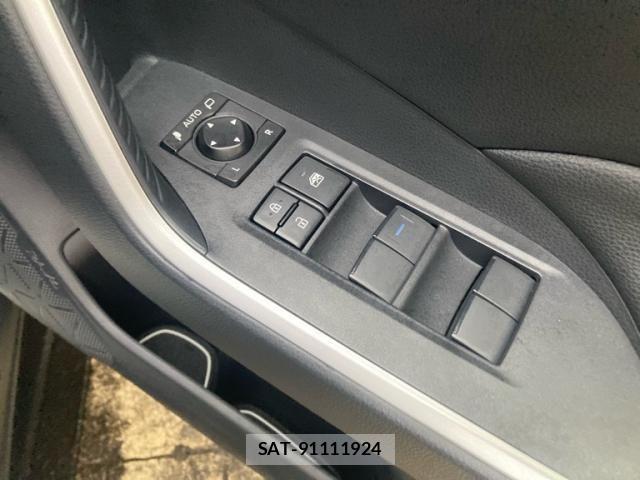 Toyota RAV4 2021-11 7980825-19