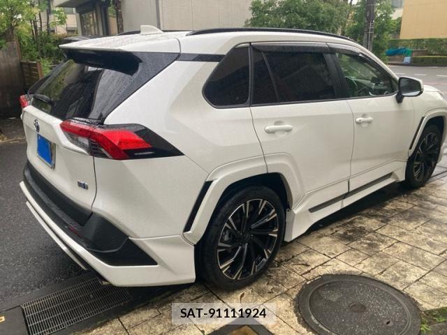 Toyota RAV4 2021-11 7980825-4
