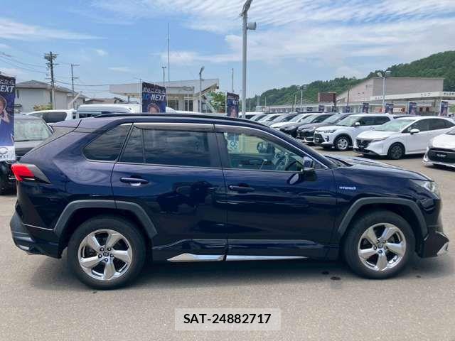 Toyota RAV4 2019-06 8037899-17