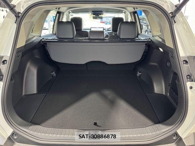 Toyota RAV4 2026-06 8037887-12