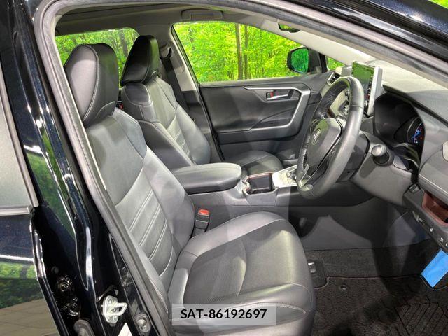 Toyota RAV4 2022-02 8075325-9