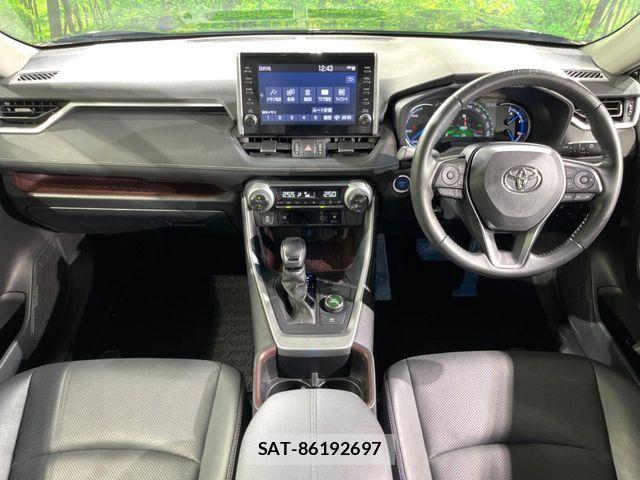 Toyota RAV4 2022-02 8075325-1