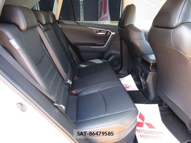Toyota RAV4 2019-06 8075327-11