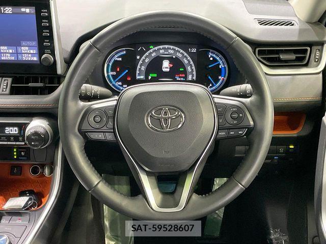 Toyota RAV4 2022-09 8075324-11