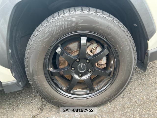 Toyota RAV4 2019-11 8101557-9