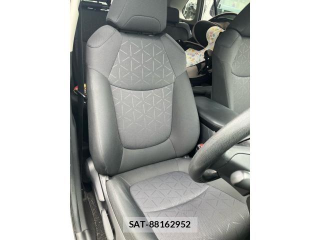 Toyota RAV4 2019-11 8101557-13