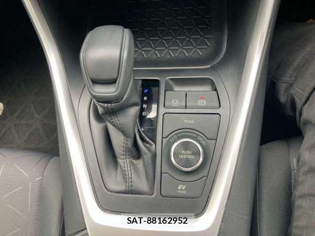 Toyota RAV4 2019-11 8101557-21