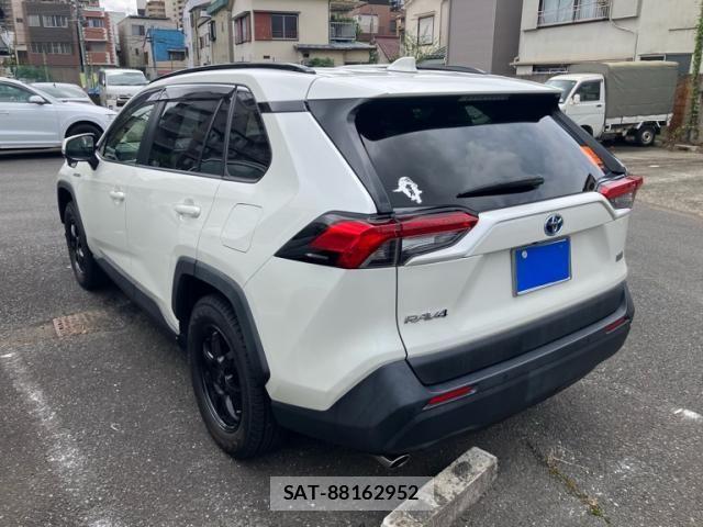 Toyota RAV4 2019-11 8101557-3