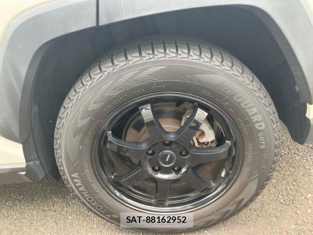 Toyota RAV4 2019-11 8101557-7