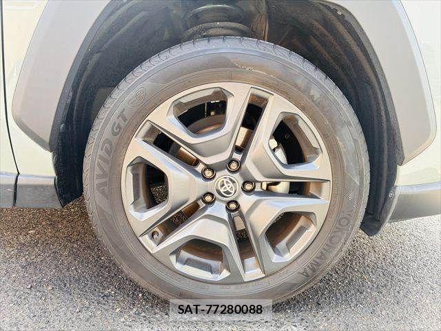 Toyota RAV4 2022-09 8101546-13