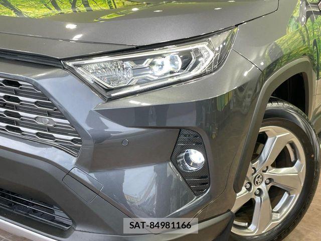 Toyota RAV4 2021-05 8101547-11