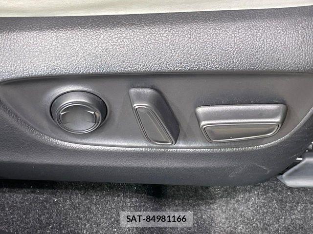 Toyota RAV4 2021-05 8101547-6