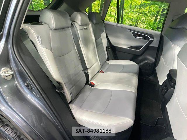 Toyota RAV4 2021-05 8101547-8