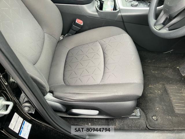 Toyota RAV4 2022-04 8101556-11